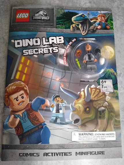 Jurassic World - Dino Lab Secrets (Softcover) (English - UK Edition)