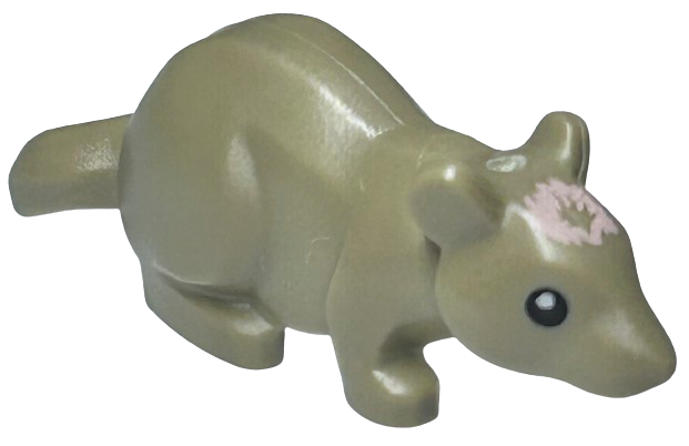 Rat / Mouse with Black Eyes and Light Nougat Blaze Pattern Rat / Mouse with Black Eyes and Light Nougat Blaze Pattern