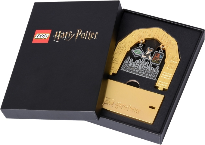 Hogsmeade Sign : Gear 5009867 | BrickLink