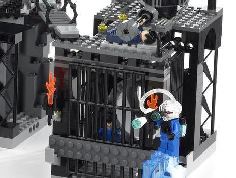 The Batcave: The Penguin and Mr. Freeze's Invasion : Set 7783-1