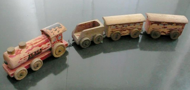pull along wooden train