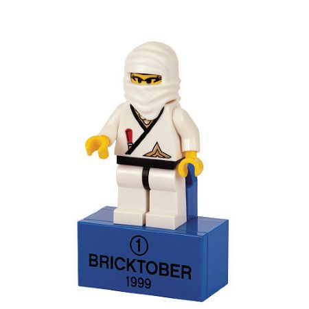 Magnet Set, Minifigure Retro Ninja Princess - with 2 x 4 Brick Base (Bricktober Week 1) polybag