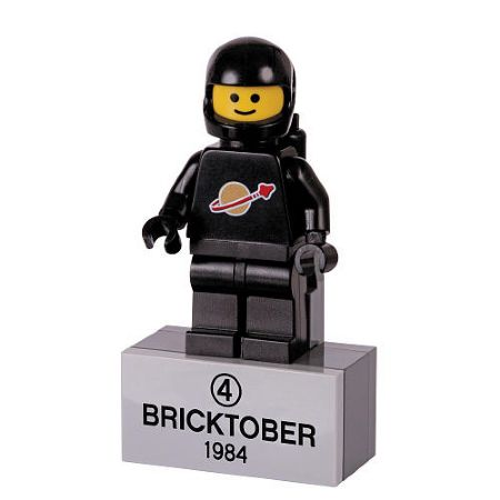 Magnet Set, Minifigure Retro Classic Space Astronaut - with 2 x 4 Brick Base (Bricktober Week 4) polybag