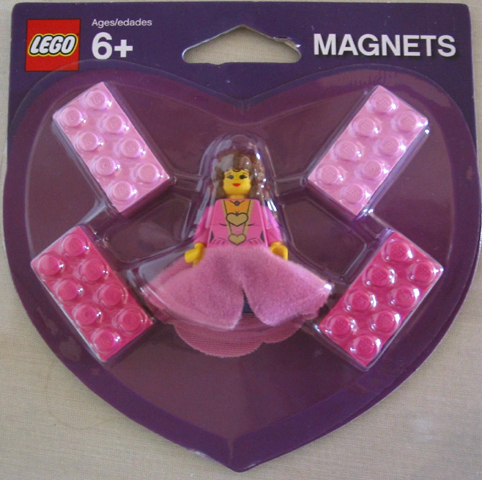 Magnet Set, Minifigure Princess with Cloth Skirt with Four Bricks 2 x 4 blister pack