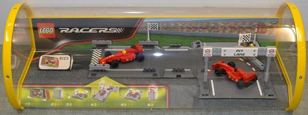 Display Assembled Set, Racers Set 8123 in Plastic Case