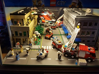 Display Assembled Set, City Sets 7235, 7238, 7239, 7241 in Plastic Case