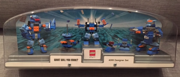 Display Assembled Set, Small Plastic Case - 4099 Robobots