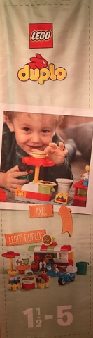 Display Flag Cloth, DUPLO Logo, Axel Playing, shows Duplo Pizzeria