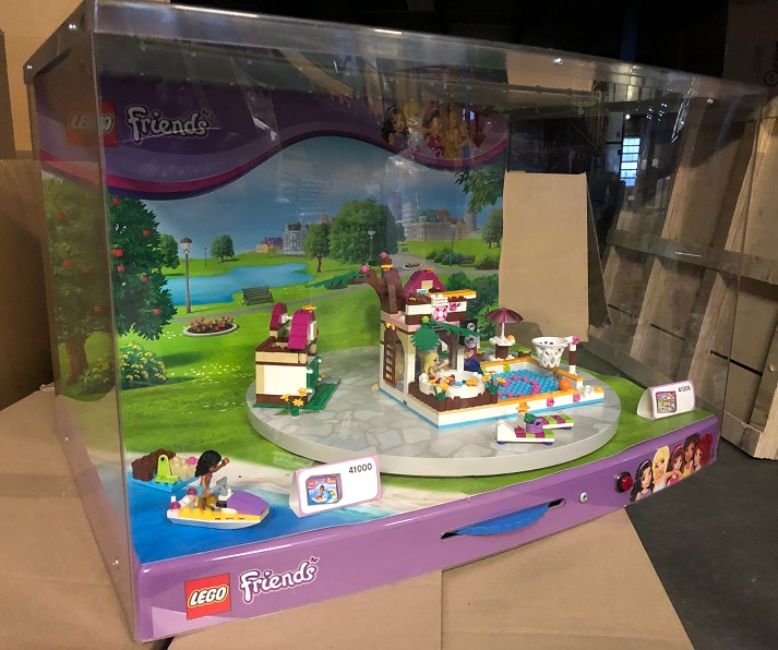 Display Assembled Set, Friends Sets 41000 and 41008 in Plastic Case with Light, Sound and Turntable