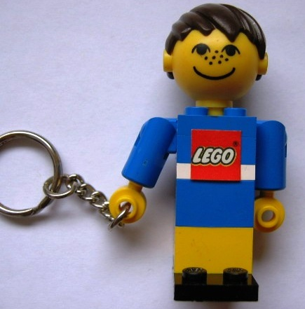 Homemaker Figure / Maxifigure Key Chain, Male with LEGO Logo Pattern (Sticker)