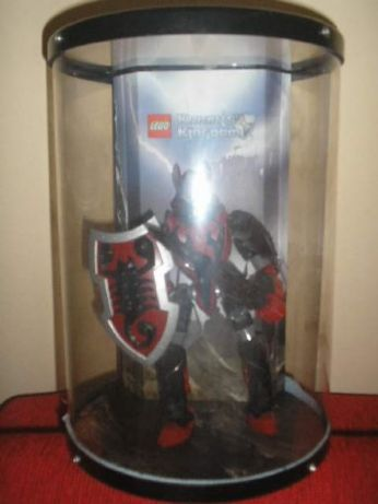 Display Assembled Set, Knights Kingdom II 8795 Lord Vladek in Plastic Case
