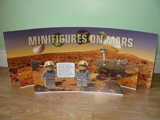 Display Sign Minifigures on Mars