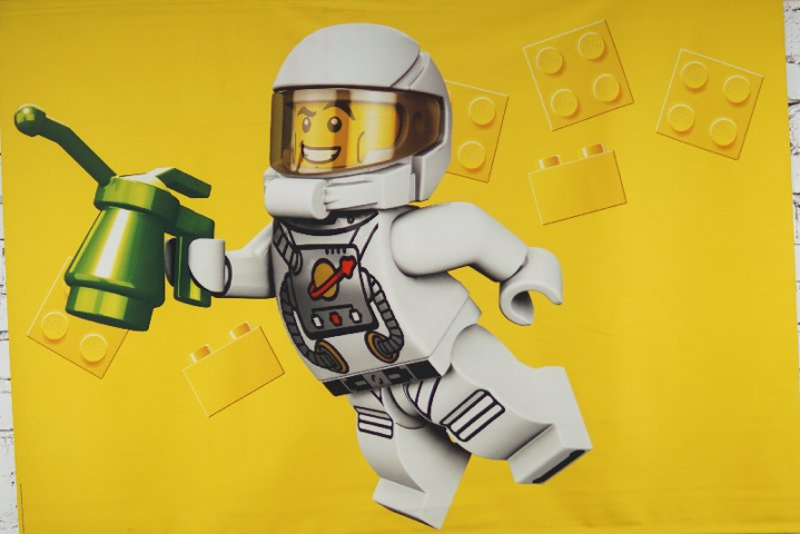 Display Flag Cloth, Velcro, Astronaut with Oil Can