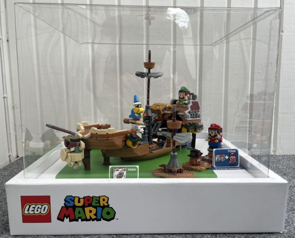 Display Assembled Set, Set 71391 and Super Mario Minifigures from Sets 71360 and 71387 in Plastic Case