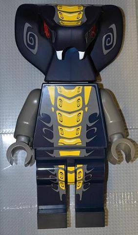 Display Figure 7in x 11in x 19in (NINJAGO Slithraa)