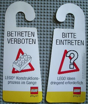 Door Hanger (Cardboard) Double-Sided, BITTE EINTRETEN LEGO Ideen dringend erforderlich / BETRETEN VERBOTEN LEGO Konstruktionsprozess im Gange