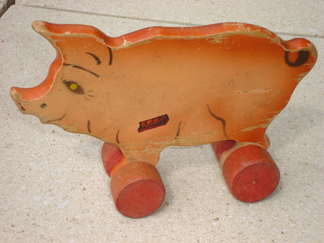 Wooden Pull-Along Pig