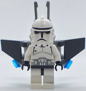 LEGO Star Wars: White Ep 3 Clone Trooper Minifigure (Phase 2) with Blaster  Blue