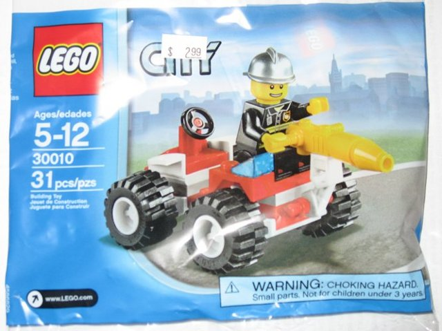 NEW & SEALED LEGO 30010 CITY FIRE CHIEF POLYBAG 