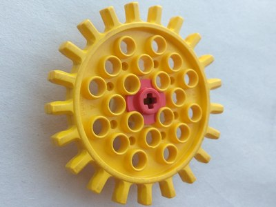 LEGO vintage cogs gears technic large yellow blue red 9 15 21 tooth 