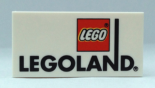 Tile 2 x 4 with LEGOLAND Logo Pattern