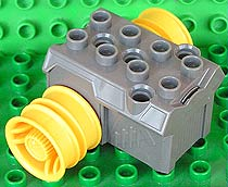 Duplo, Toolo Pullback Motor 3 x 4 with Yellow Wheels