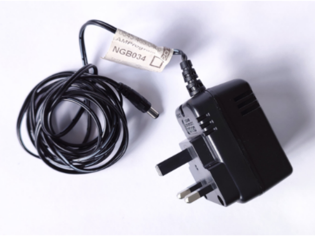 Electric Power Adapter / Transformer, Input: 230V AC / Output: 10V AC (UK ONTOP Version)