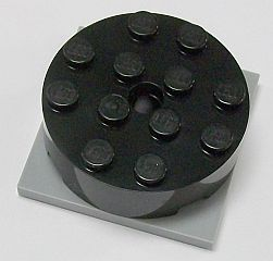 Turntable 4 x 4 x 1 1/3 with Light Bluish Gray Square Base, Locking (87081 / 61485)