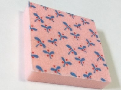 Foam Scala, 7 x 7 Cloth Top with Blue Leaves and Red Berries Pattern