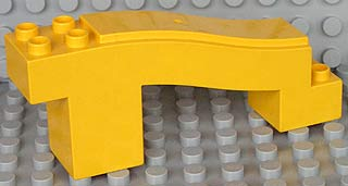 Duplo Road Section, Incline with 4 Studs at Top