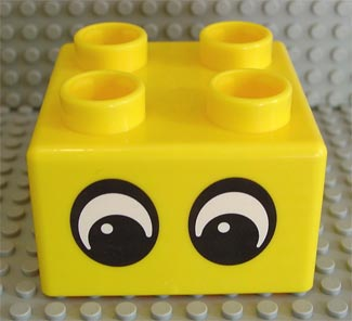Quatro Brick 2 x 2 with Two Eyes Pattern
