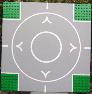 Baseplate, Road 32 x 32 6-Stud Crossroads with Runway 'V' Wide Pattern