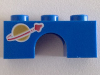 Arch 1 x 3 with Classic Space Logo Pattern (Astro Kitty)