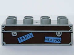 Duplo, Brick 2 x 4 with Steamer Trunk with 'PARIS' and 'NEW YORK' Labels Pattern