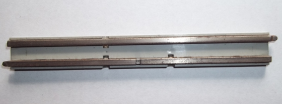 Train, Track 12V Conducting Rail Straight for 12v Signal with Rail Interruption in the Middle, no Pattern