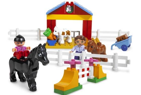 duplo horse stable