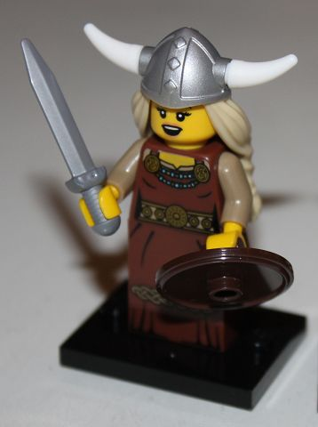 col07-13 NEW LEGO Viking Woman Series 7 FROM SET 8831 COLLECTIBLES 
