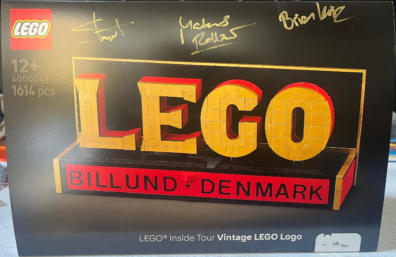 4000049 Inside Tour (LIT) Exclusive 2026 Edition - Vintage LEGO Logo