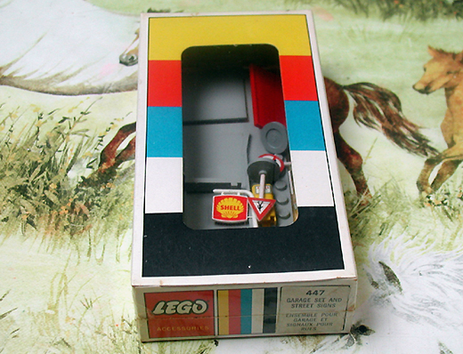 Garage Kit & Street Signs