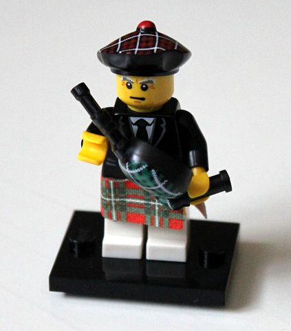 Bagpiper, Series 7 (Complete Set with Stand and Accessories)