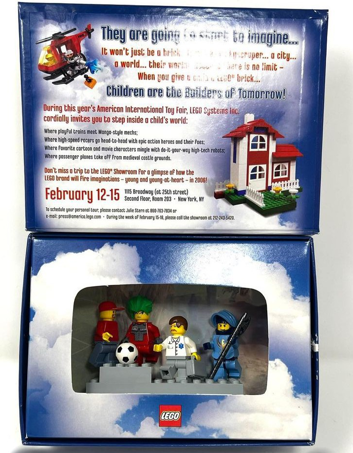 Minifigures Diorama - Promotional Set (Toy Fair 2006)