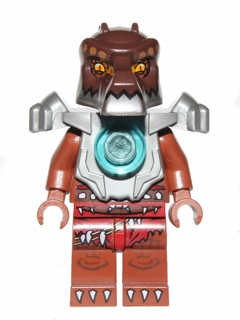 Crug with Flat Silver Large Shoulder Armor