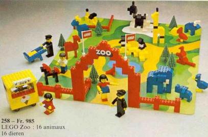 258-1 Zoo with Baseboard