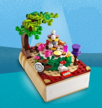 LEGO set: 6384694-1, Bricktober Fairy Tale Set 4/4 - Alice's Adventure in Wonderland (2021 Toys "R" Us Exclusive)