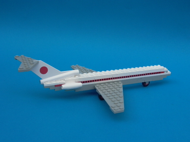 698-1 JAL Boeing 727