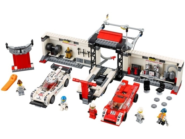 75876-1 Porsche 919 Hybrid and 917K Pit Lane