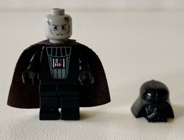 LEGO® 4 x Darth Vader Prototype Type 2 Helmet Collar New Helm Trans Colored 
