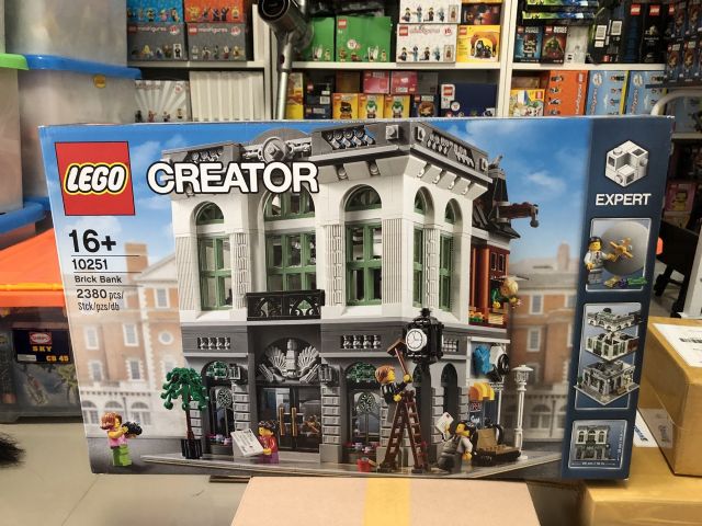 LEGO Creator Expert: Brick Bank (10251) - 100% complete set (no