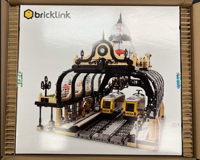 Set 910002-1 : Studgate Train Station [(unsorted)] [BrickLink]